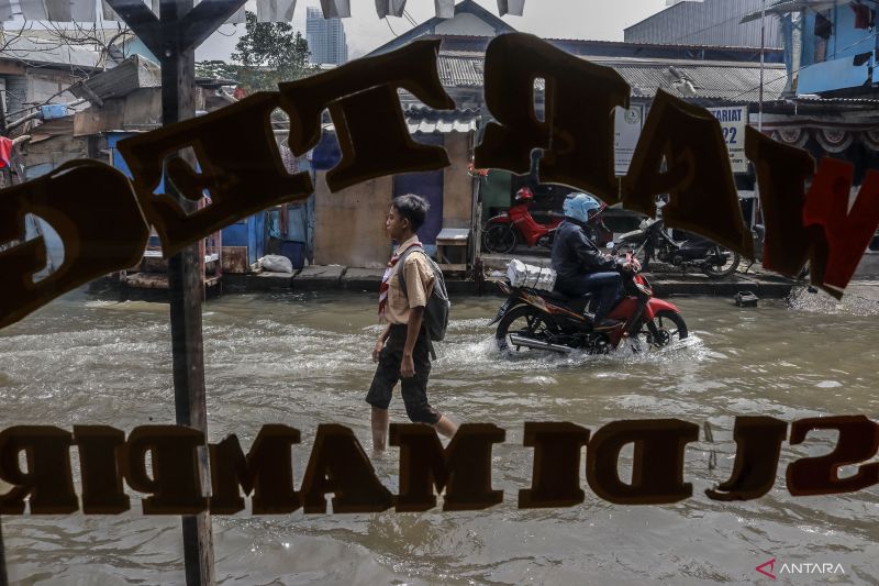 Hadapi Cuaca Ekstrem, Fraksi PDIP Minta Heru Budi Fokus Tangani Banjir