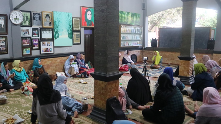 Xpedisi Feminis Tetirah Cirebon, Jejak Pesantren Muslimah di Kota Wali