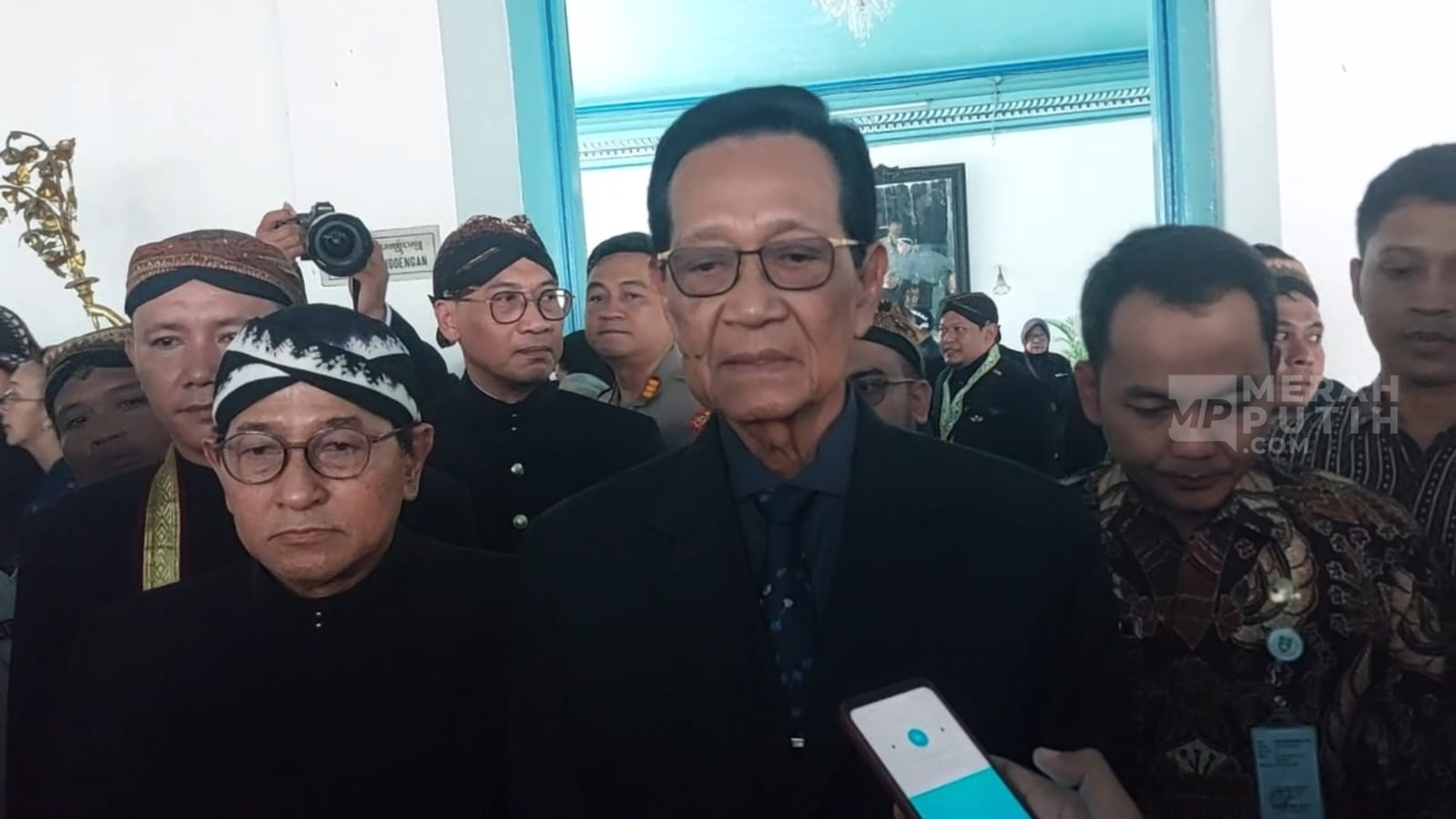 Sultan HB X dan Paku Alam X Melayat PB XIII, Ungkapkan Harapan Adanya Regenerasi