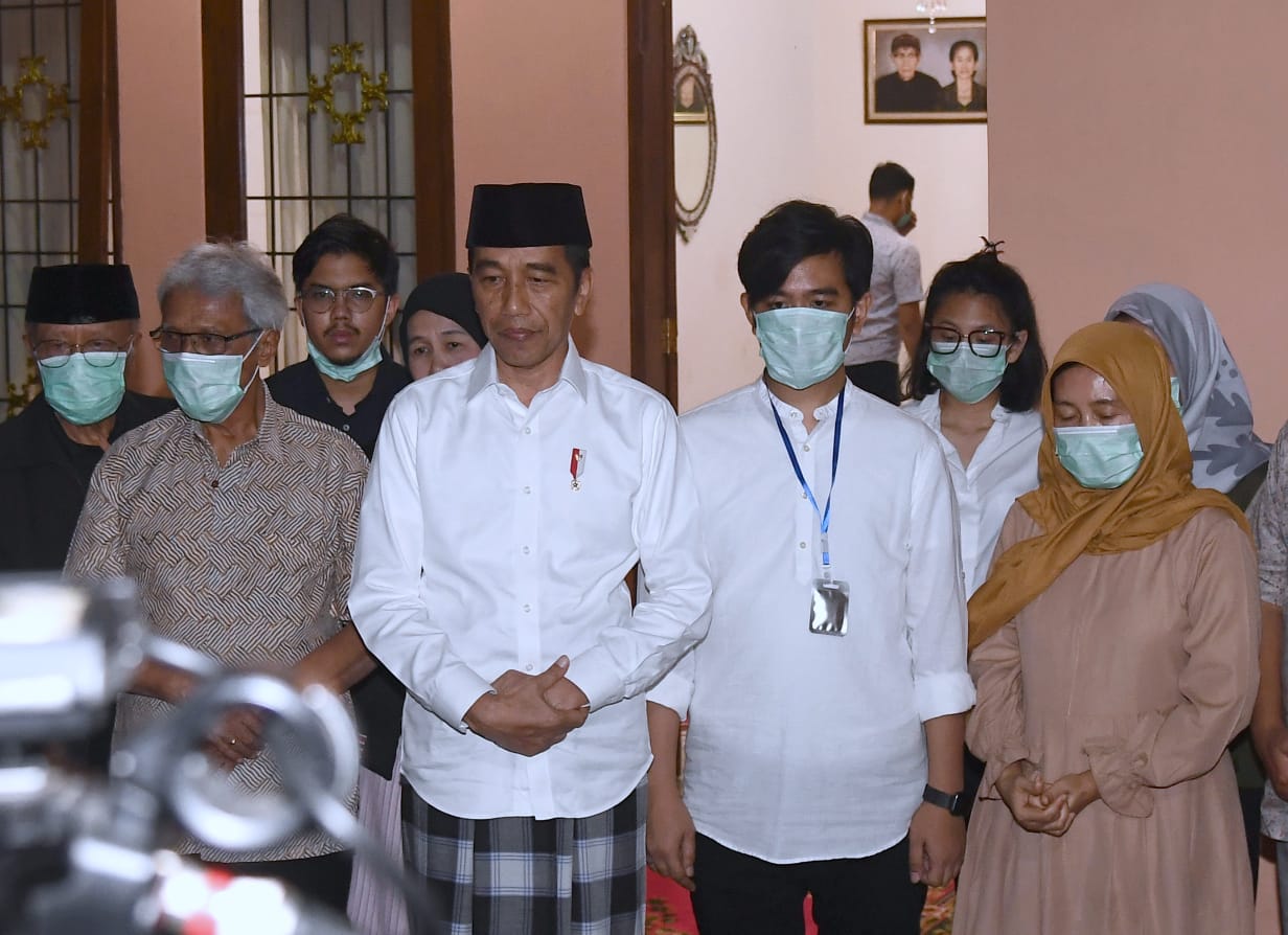 Usai Pemakaman Ibunda, Presiden Jokowi Ikuti KTT G-20 dari Istana Bogor