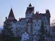 Kastil Drakula di Rumania Jadi Tempat Vaksinasi Gratis