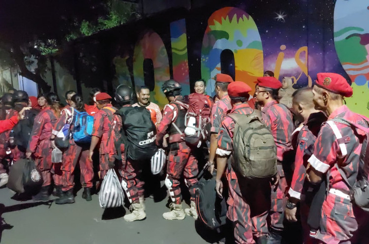 DPC PDIP Solo Berangkatkan 500 Satgas ke Jakarta