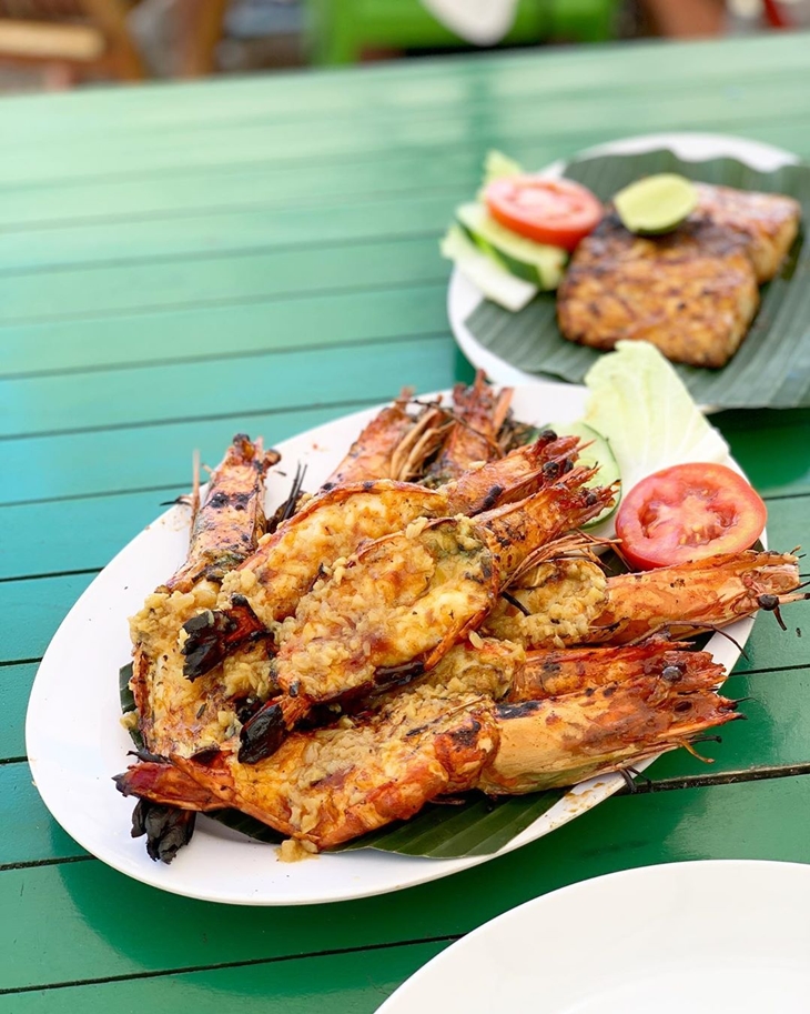 Hidangan di Made Bagus Seafood Cafe, Jimbaran. (Foto: instagram.com/bcahniacnka)
