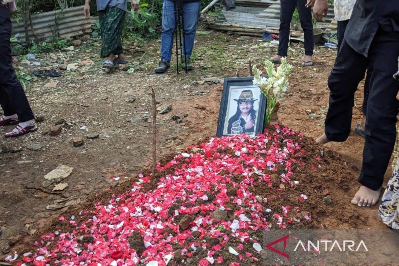 Sebelum Meninggal, Jhony Iskandar Masih Sempat Live Dini Hari Tadi