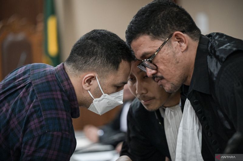 Azam Akhmad, Jaksa Penilap Barbuk Investasi Robot Fahrenheit Rp 11,7 M Divonis 7 Tahun Bui