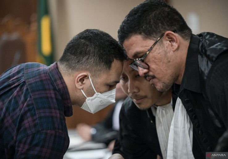 Azam Akhmad, Jaksa Penilap Barbuk Investasi Robot Fahrenheit Rp 11,7 M Divonis 7 Tahun Bui