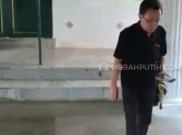 Ngaku Pewaris Tahta, Pria Ini Segel Keraton Kasepuhan Cirebon