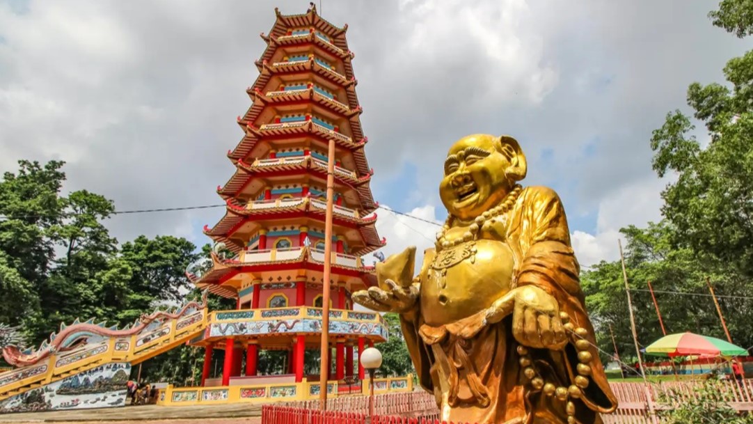 pagoda pulau kemaro