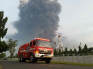 Ratusan Mengungsi, 15 Orang Luka Bakar Akibat Kebakaran Kilang Minyak Balongan