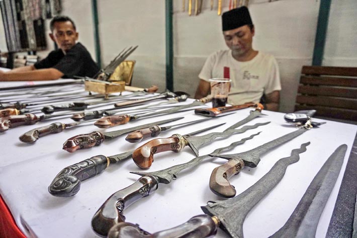 Tosan Aji Budaya Kearifan Lokal Sebagai Simbol Kebesaran