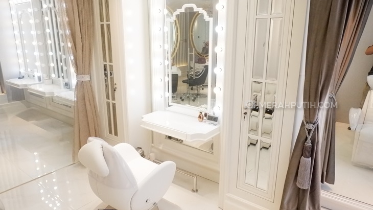 Le Mere, Salon Berbintang Lima Hanya Ada Di JHL Solitiare Gading Serpong, a D Varee Collection