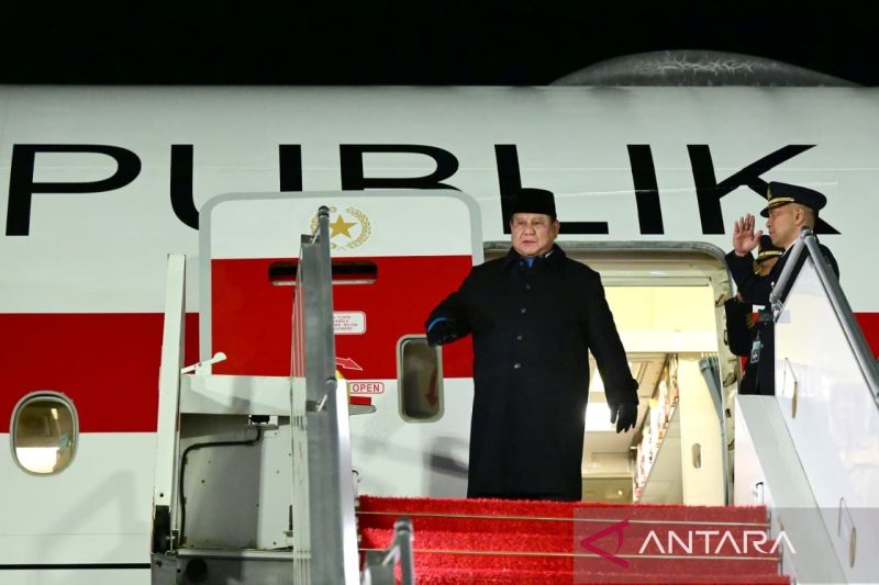 Prabowo Tiba di Paris dari Rusia Setelah Penerbangan 3,5 Jam, Lawatan Kedua Sejak Januari