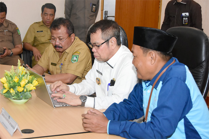 Polda Riau Didesak Tangkap Plt Bupati Bengkalis