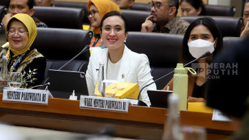 Raker Menteri Pariwisata dengan Komisi VII DPR Bahas RKA Tahun 2026