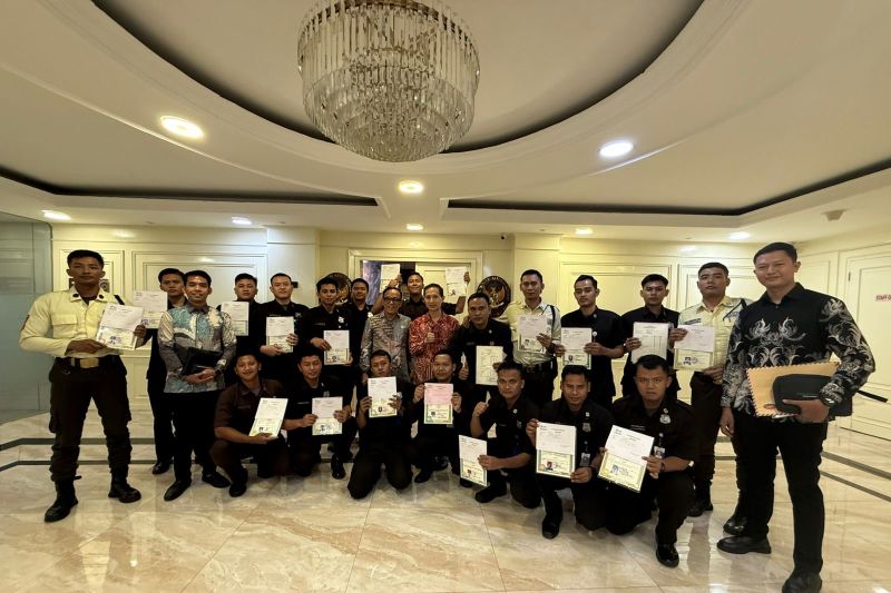 Kemnaker Bakal Cabut Izin Perusahaan Alih Daya Jika Tahan Ijazah Pekerja