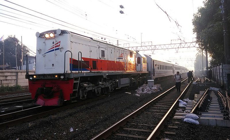 kereta api Jatiluhur relasi Cikampek-Tanjung Priok (PP). Foto: Net