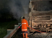  Bus AKAP PO Rosalia Indah Terbakar di Tol Solo–Ngawi, Diduga Korsleting