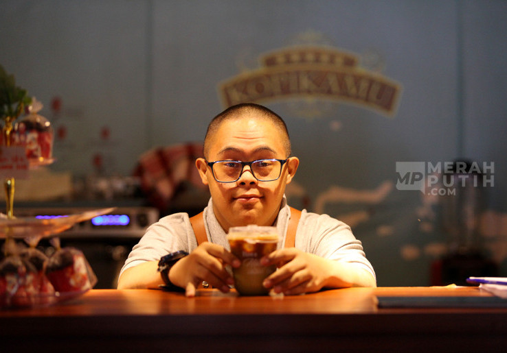 Mencicipi Secangkir Kopi Kekinian Karya Barista Disabilitas Down Syndrome di Kopi Kamu 