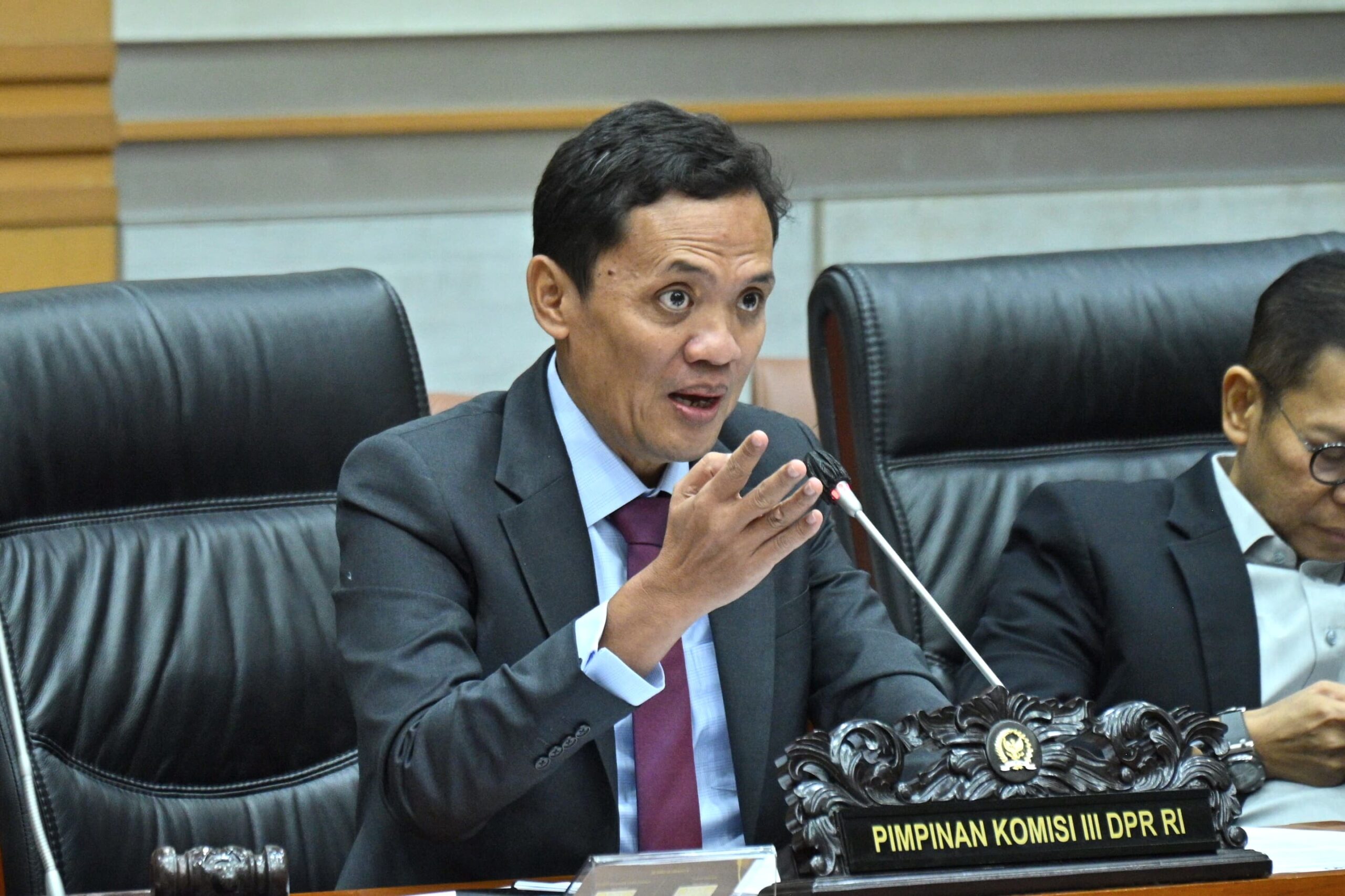 DPR Dukung Pemecatan Oknum Brimob yang Aniaya Remaja hingga Tewas, Disebut Beban Institusi