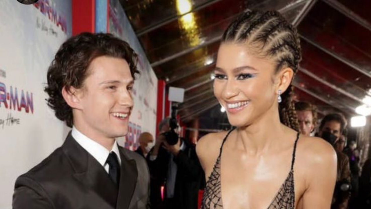 Resmi Bertunangan, Tom Holland dan Zendaya Bikin Tato Inisial Nama
