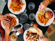 Tips Makan Bersama yang Aman di Tengah Pandemi Menurut Dokter