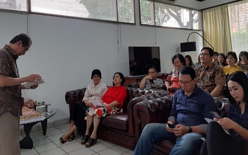 BTP bersama kaum keluarganya setelah keluar dari penjara