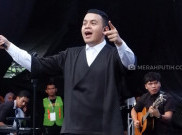 Tulus Ingin Indonesia Ramah Disabilitas Saat Tampil di Acara Hari Disabilitas Internasional
