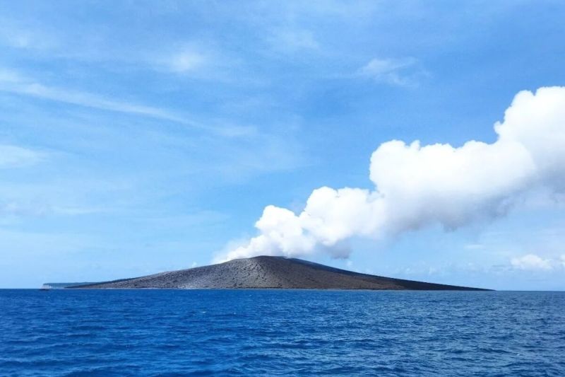 Warga Dilarang Dekati Kawah Aktif Gunung Anak Krakatau