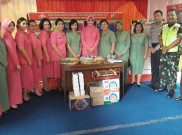 Sambangi Pos Pam Lilin Jaya 2017, Ibu-ibu Ini Justru Berikan Bantuan