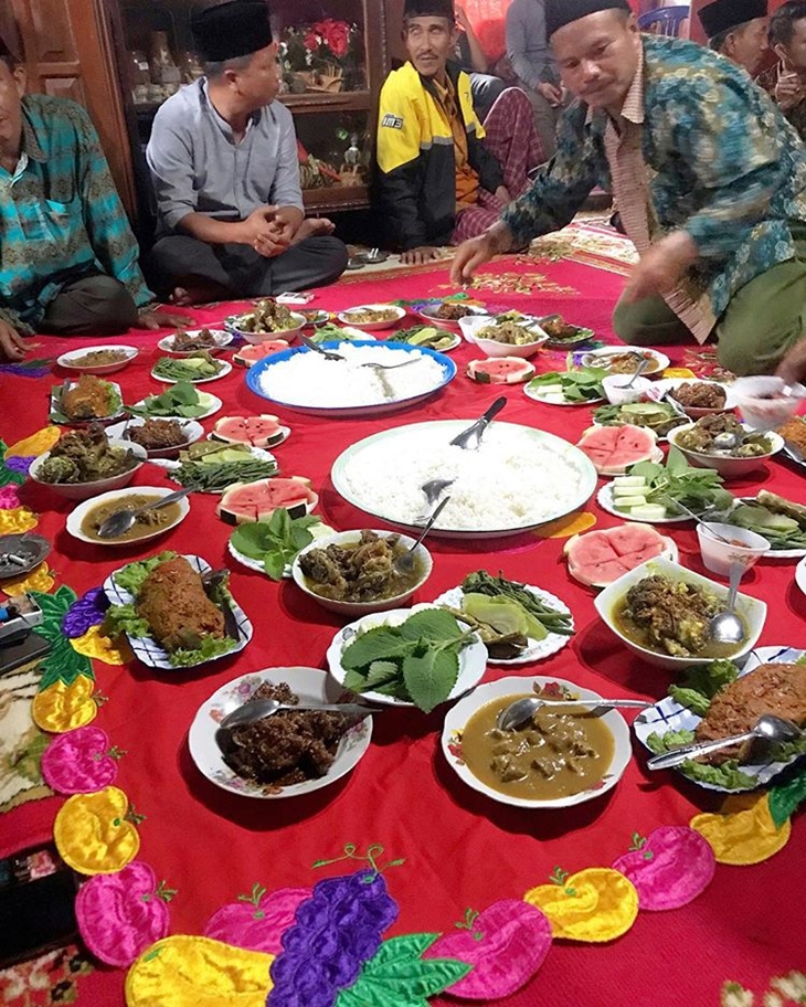Setiap ngidang disediakan untuk porsi delapan orang. (Foto: instagram.com/eva_wahyu)