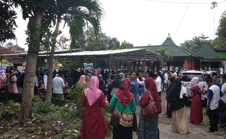 Suasana pemakaman Ketua PP Muhammadiyah Yunahar Ilyas