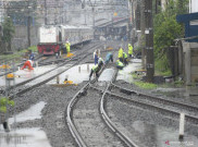 10 Perjalanan Kereta Api Jarak Jauh Terlambat Akibat Banjir
