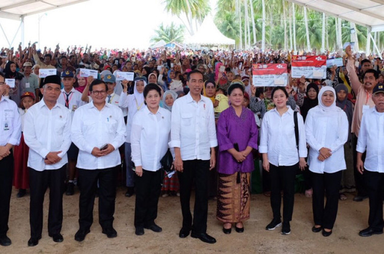 Kunjungan Kalimantan Barat, Jokowi Temui Masyarakat di Pantai Kijing