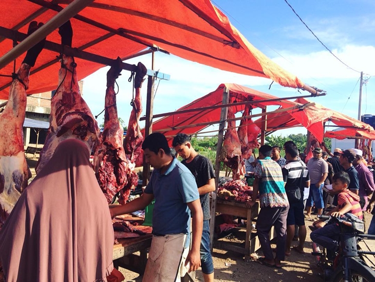 Pasar hewan bermunculan saat meugang. (Foto: 