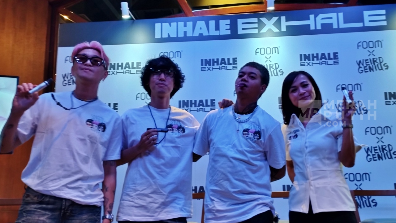 Weird Genius Bersama FOOM Gelar Konser 'INHALE EXHALE'