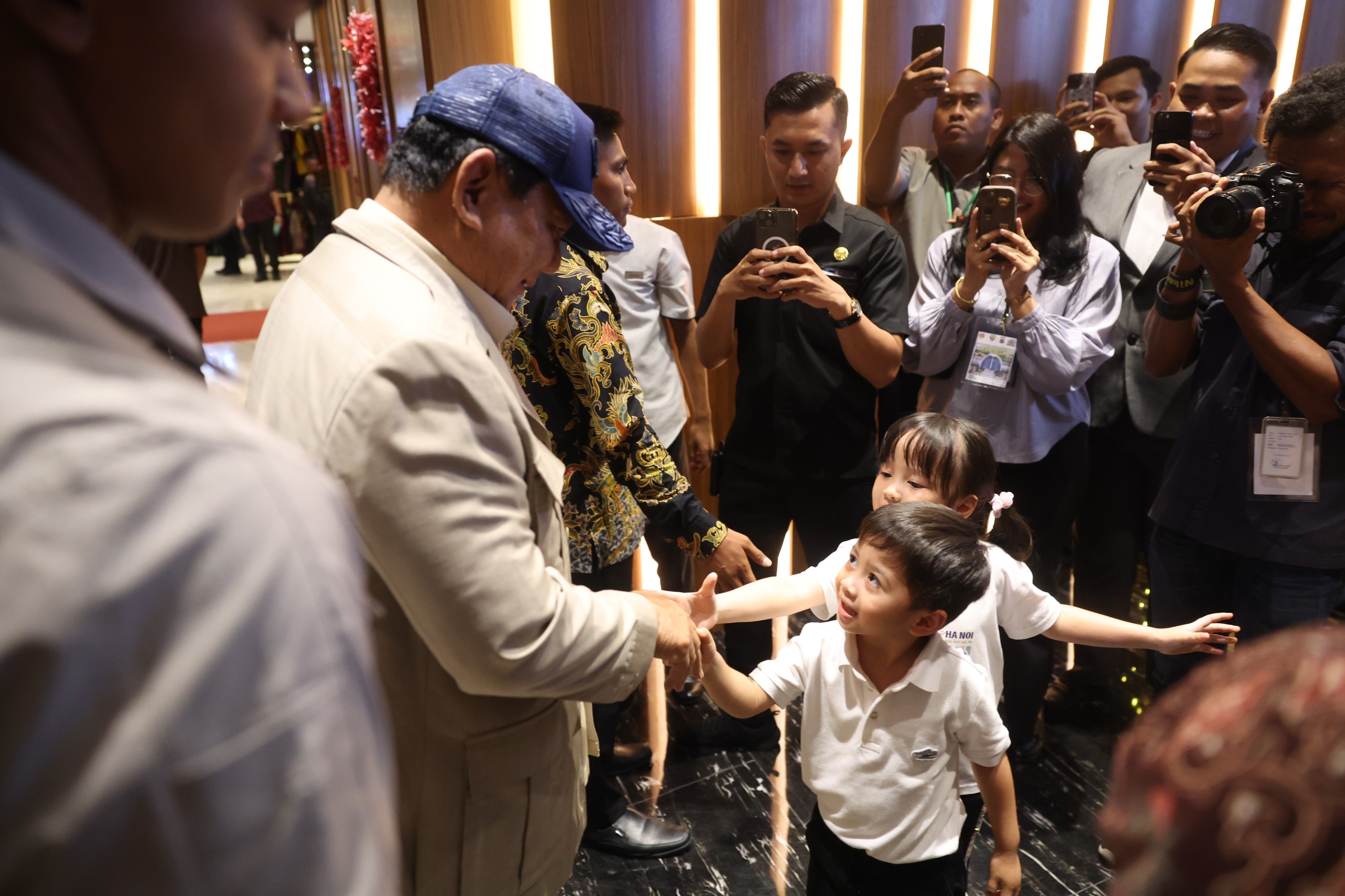 Prabowo Kunker ke Kupang, Warga Optimistis dengan Program Makan Bergizi Gratis