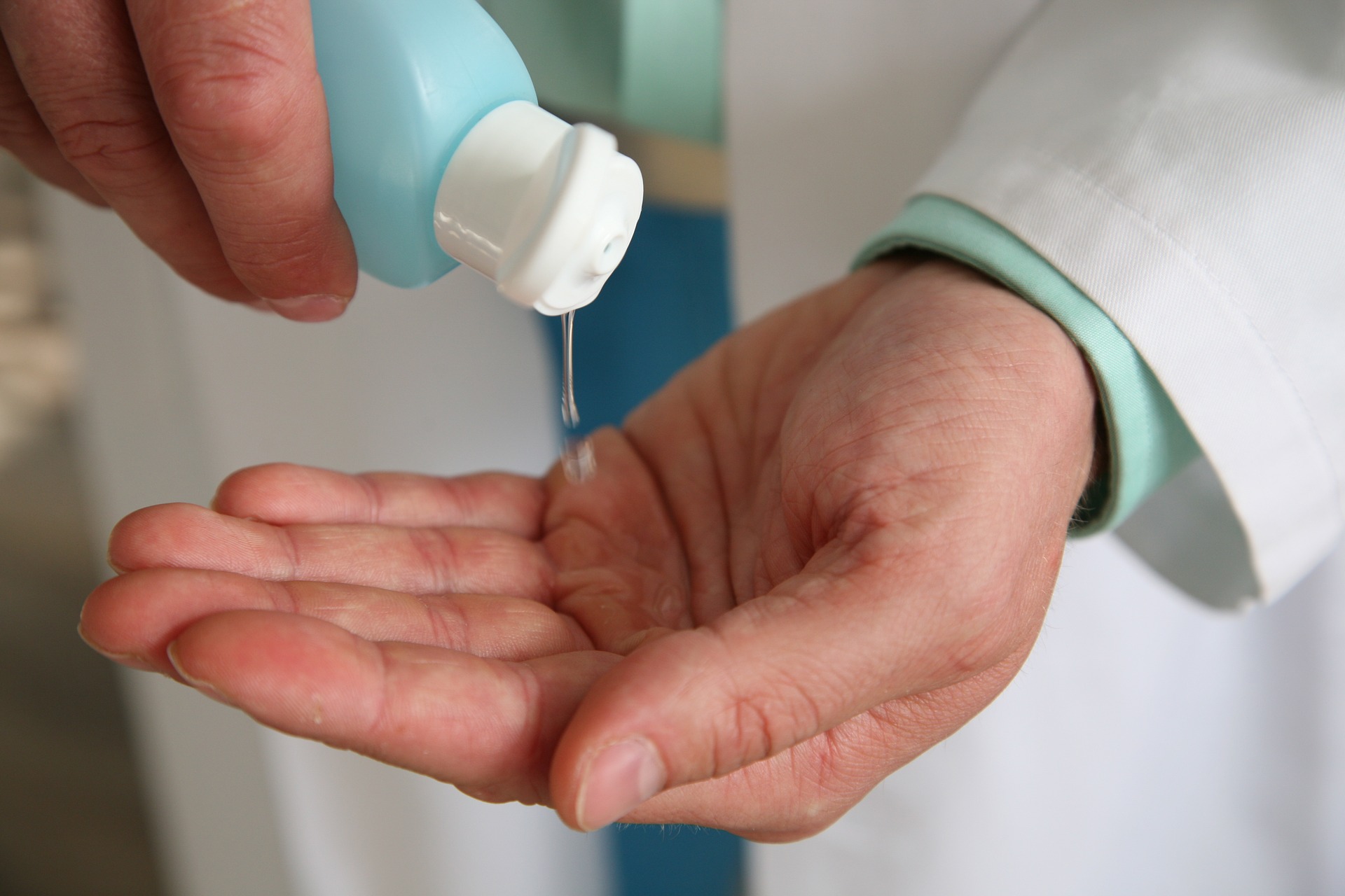 4 Benda Wajib Disinfektan Sebelum Dipakai 
