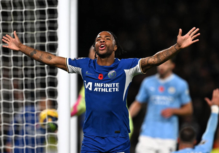 Raheem Sterling Akhiri Mimpi Buruk di Stamford Bridge: Dulu Dibeli Mahal, Kini Dilepas Secara Cuma-Cuma