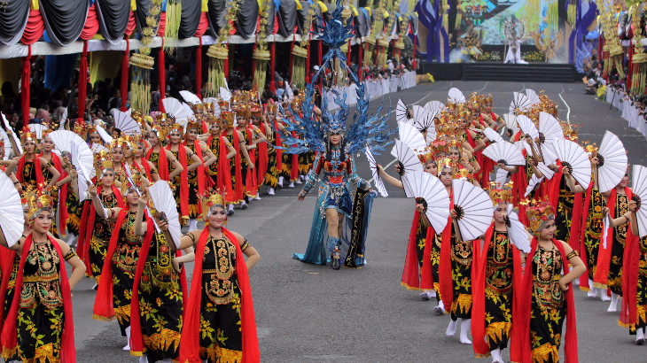 Menteri Puan Maharani Buka Banyuwangi Ethno Carnival