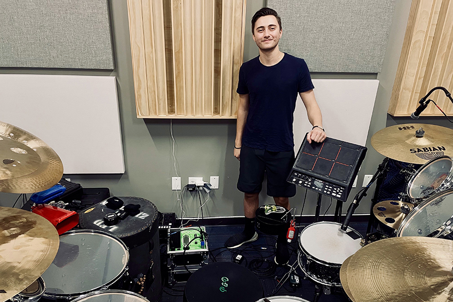 Nic Collins, anak Phil Collins. (Foto Rolling Stone)