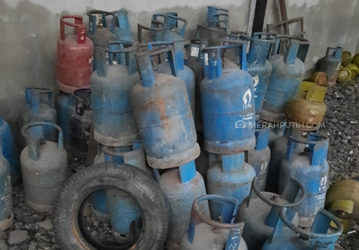 Bareskrim mengungkap kasus penyimpangan gas elpiji di wilayah Tangerang. (Foto: MP/Kanugrahan)