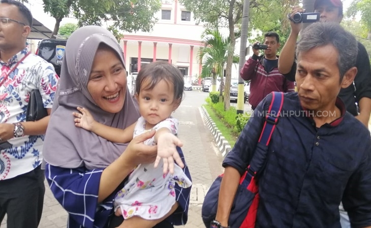  Keluar dari Tahanan, Penghina Risma, Dzikria Dzatil Tersenyum Lega