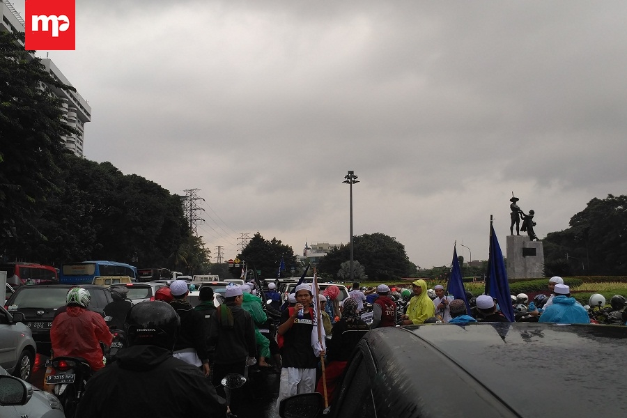 Aksi 112 Bubar, Jalur Lalulintas Tugu Tani Macet Total