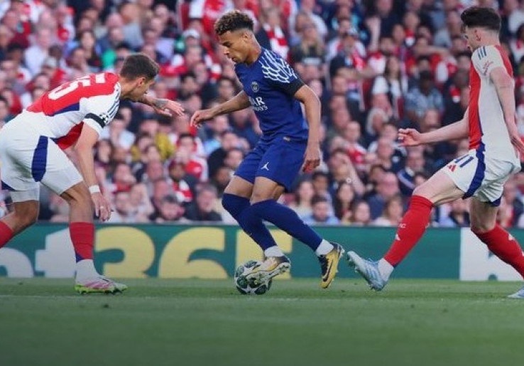 Nilai PSG Jauh Lebih Baik, Wayne Rooney Singgung Suporter Arsenal