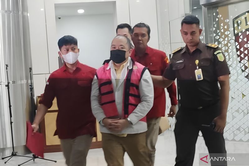 Digiring Masuk Mobil Tahanan, Tersangka Sritex Teriak Tanda Tangan Perintah Presdir