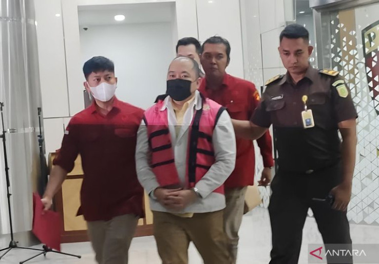 Digiring Masuk Mobil Tahanan, Tersangka Sritex Teriak Tanda Tangan Perintah Presdir