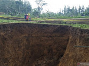  Lubang Raksasa di Sukabumi Diduga Akibat Ada Sungai Bawah Tanah