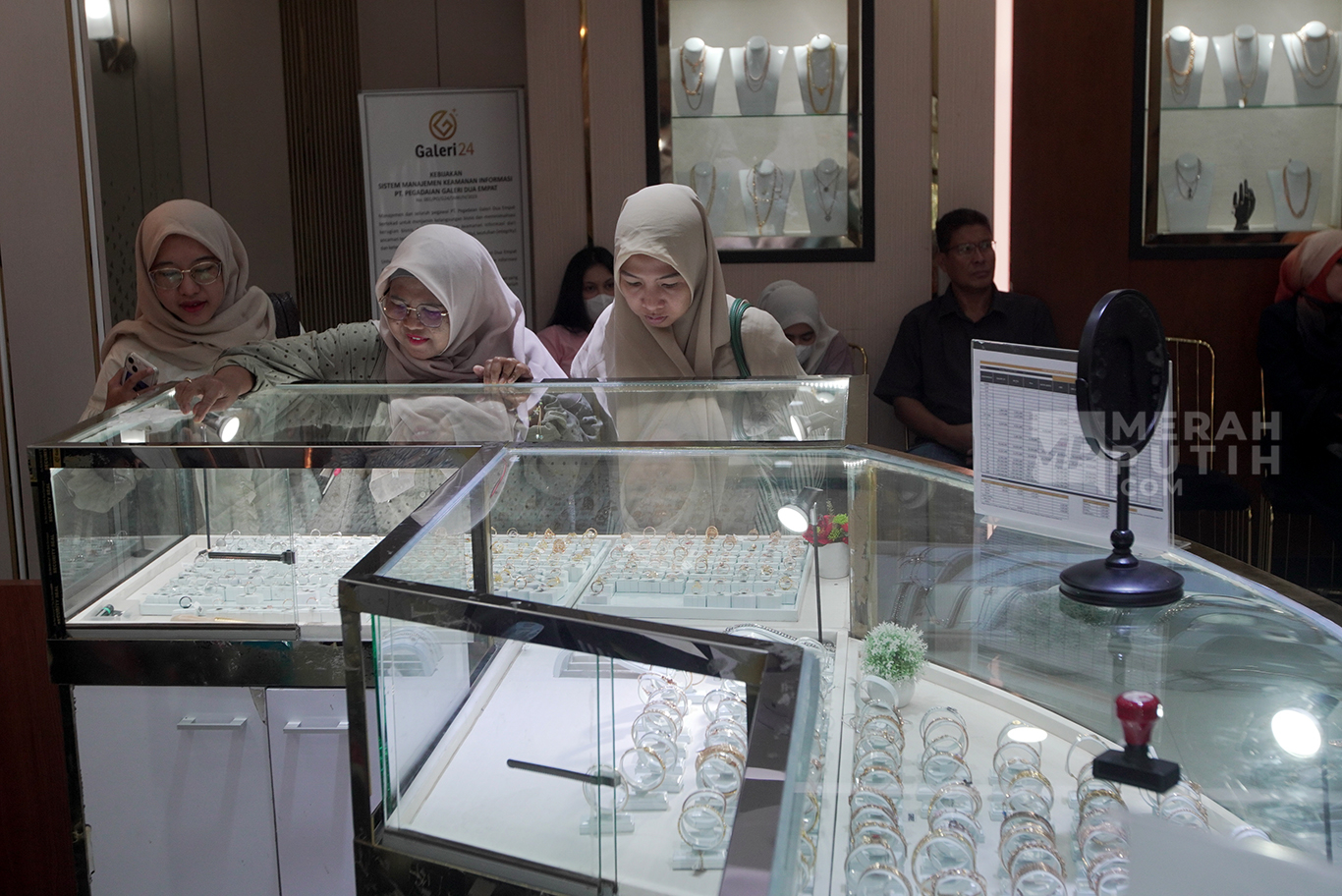 Harga Emas Perhiasan Gerai Galeri 24 Pegadaian Alami Penurunan Hari Ini