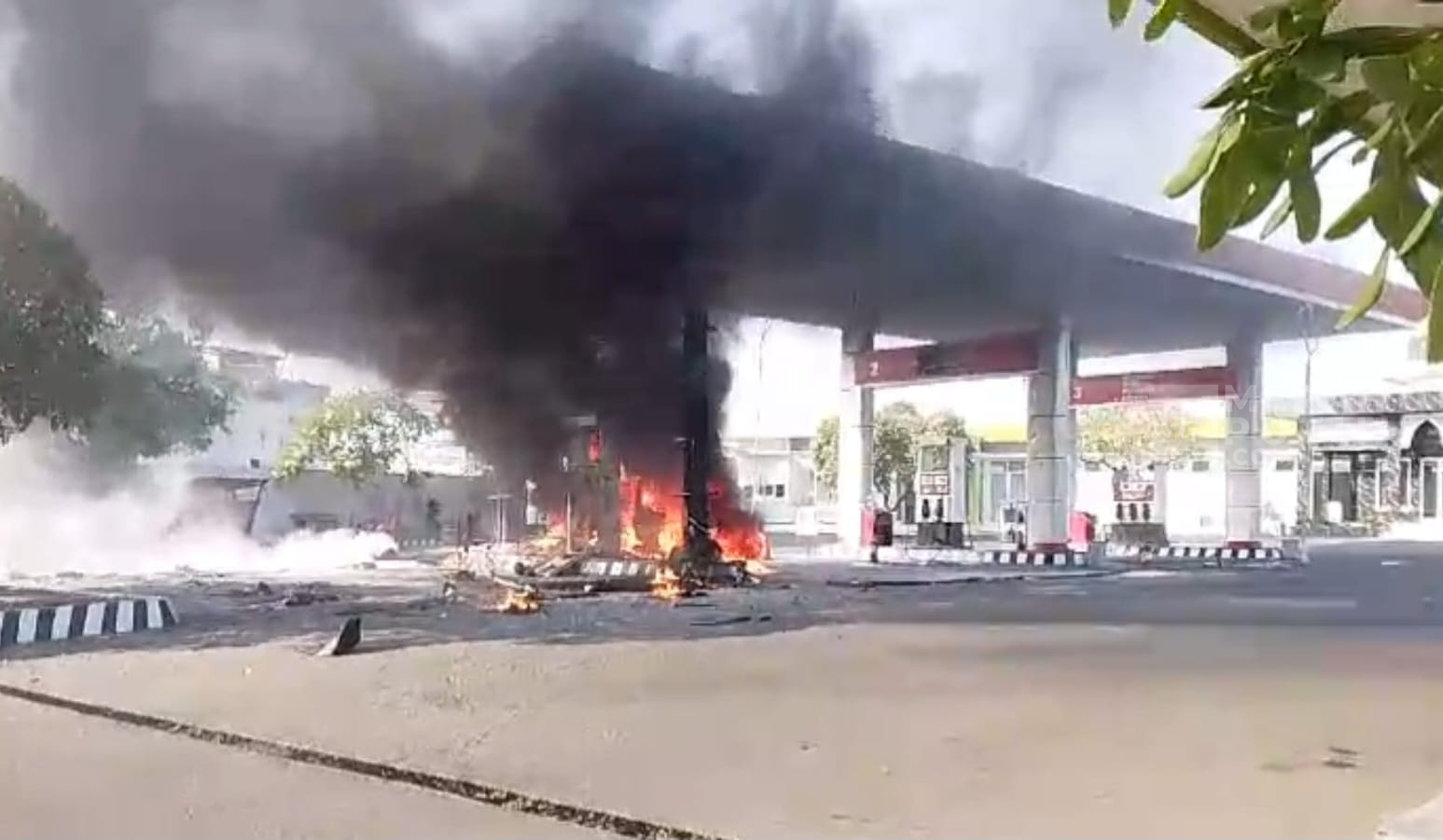 SPBU Colomadu Karanganyar Terbakar, Petugas Pengisi BBM Selamat