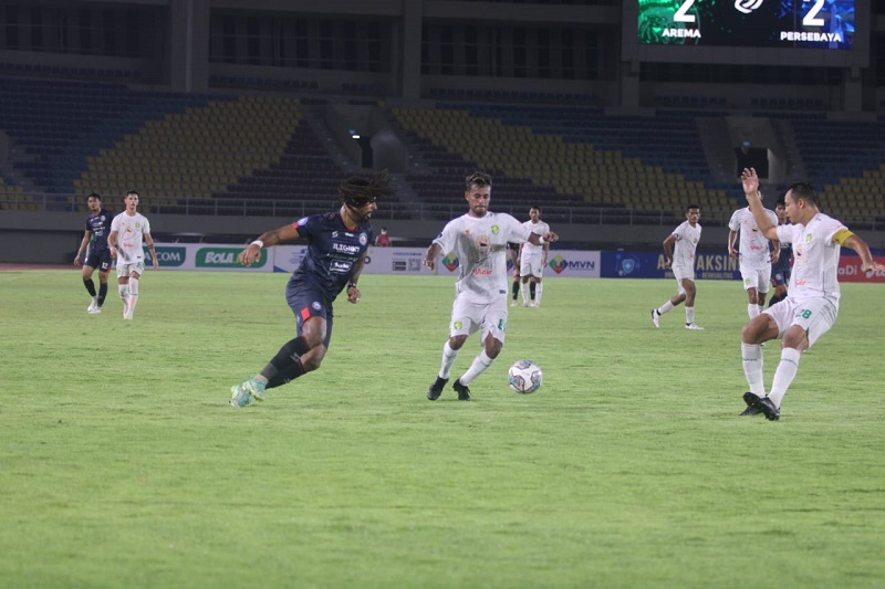 Arema FC Vs Persebaya Berakhir 2-2, Aji Santoso Bersyukur Mampu Bawa Satu Poin
